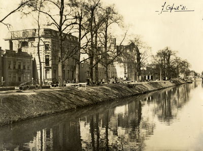 41908 Gezicht op de Stadsbuitengracht te Utrecht, vanaf de Willemsbrug, uit het zuidoosten; op de achtergrond de ...